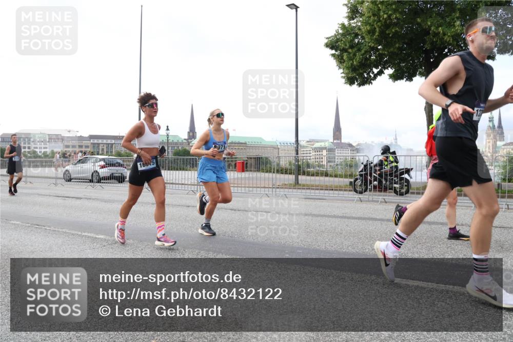 29.06.2025 - hella hamburg halbmarathon Lena Gebhardt http://msf.ph/oto/8432122 29.06.2025 10:07:53 Lombardsbrücke 971, 332, 12, 1079, 1173, 1527, 1893, 2032, 2136, 2190, 2309, 3328, 3922, 4228, 4502, 4550, 4864, 5100, 5287, 6196, 6918, 7019, 7348, 7760, 8585, 9071, 9966, 9967, 10212, 10703, 11114, 11394, 11641, 12378, 12658, 12789, 12893, 13458, 15051, 15673, 15785, 16241, 16539, 16809, 16915, 17062, 18270, 18325, 18531, 18721, 19134 meine-sportfotos.de