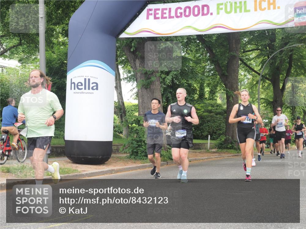 29.06.2025 - hella hamburg halbmarathon KatJ http://msf.ph/oto/8432123 29.06.2025 10:42:57 Zwischen KM18-KM19 2034, 4249, 5643, 5721, 5744 meine-sportfotos.de