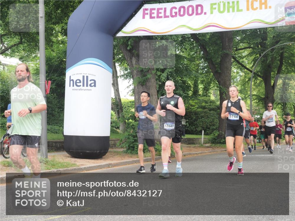 29.06.2025 - hella hamburg halbmarathon KatJ http://msf.ph/oto/8432127 29.06.2025 10:42:58 Zwischen KM18-KM19 2034, 4249, 5721, 5744 meine-sportfotos.de