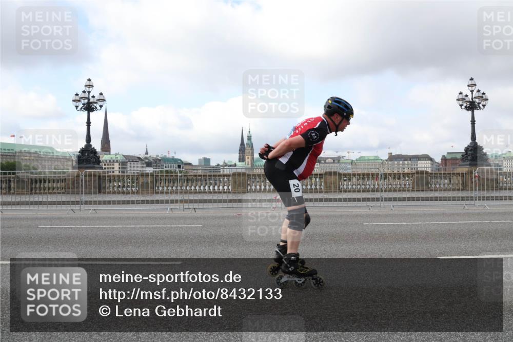 29.06.2025 - hella hamburg halbmarathon Lena Gebhardt http://msf.ph/oto/8432133 29.06.2025 09:00:51 Lombardsbrücke 20 meine-sportfotos.de