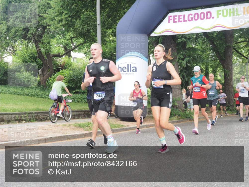 29.06.2025 - hella hamburg halbmarathon KatJ http://msf.ph/oto/8432166 29.06.2025 10:42:59 Zwischen KM18-KM19 2034, 4249, 5721, 5744 meine-sportfotos.de