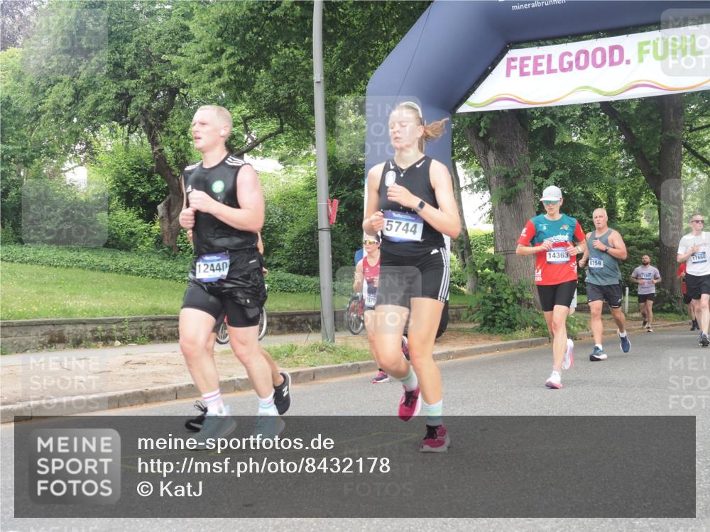 29.06.2025 - hella hamburg halbmarathon KatJ http://msf.ph/oto/8432178 29.06.2025 10:43:00 Zwischen KM18-KM19 2034, 4249, 5721, 5744 meine-sportfotos.de
