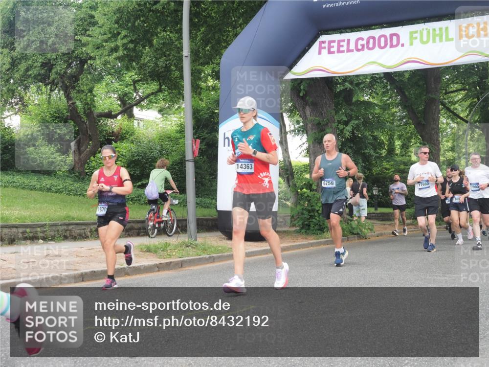 29.06.2025 - hella hamburg halbmarathon KatJ http://msf.ph/oto/8432192 29.06.2025 10:43:01 Zwischen KM18-KM19 2034, 4249, 5721, 5744, 6759 meine-sportfotos.de