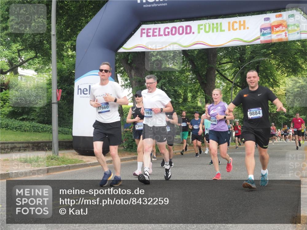 29.06.2025 - hella hamburg halbmarathon KatJ http://msf.ph/oto/8432259 29.06.2025 10:43:03 Zwischen KM18-KM19 5744, 6759, 6924 meine-sportfotos.de