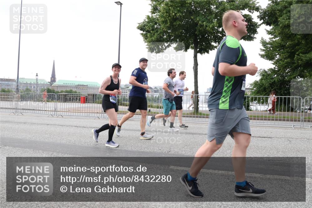 29.06.2025 - hella hamburg halbmarathon Lena Gebhardt http://msf.ph/oto/8432280 29.06.2025 11:20:42 Lombardsbrücke 1508, 1, 974, 1031, 1074, 1438, 1947, 2924, 3067, 3139, 3499, 3514, 3624, 3722, 4141, 4401, 5205, 5212, 5519, 5945, 6216, 7361, 7491, 7652, 7860, 7861, 8086, 8088, 8140, 8143, 8472, 9028, 9451, 9465, 9466, 9543, 9746, 10135, 10973, 10974, 11134, 11286, 12638, 13062, 13378, 14700, 14751, 15460, 16035, 16183, 17645 meine-sportfotos.de