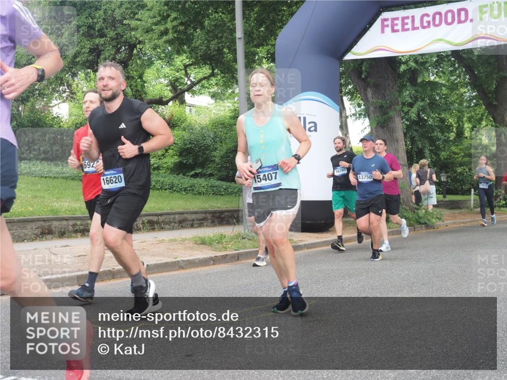 29.06.2025 - hella hamburg halbmarathon KatJ http://msf.ph/oto/8432315 29.06.2025 10:43:05 Zwischen KM18-KM19 5744, 6759, 6924 meine-sportfotos.de