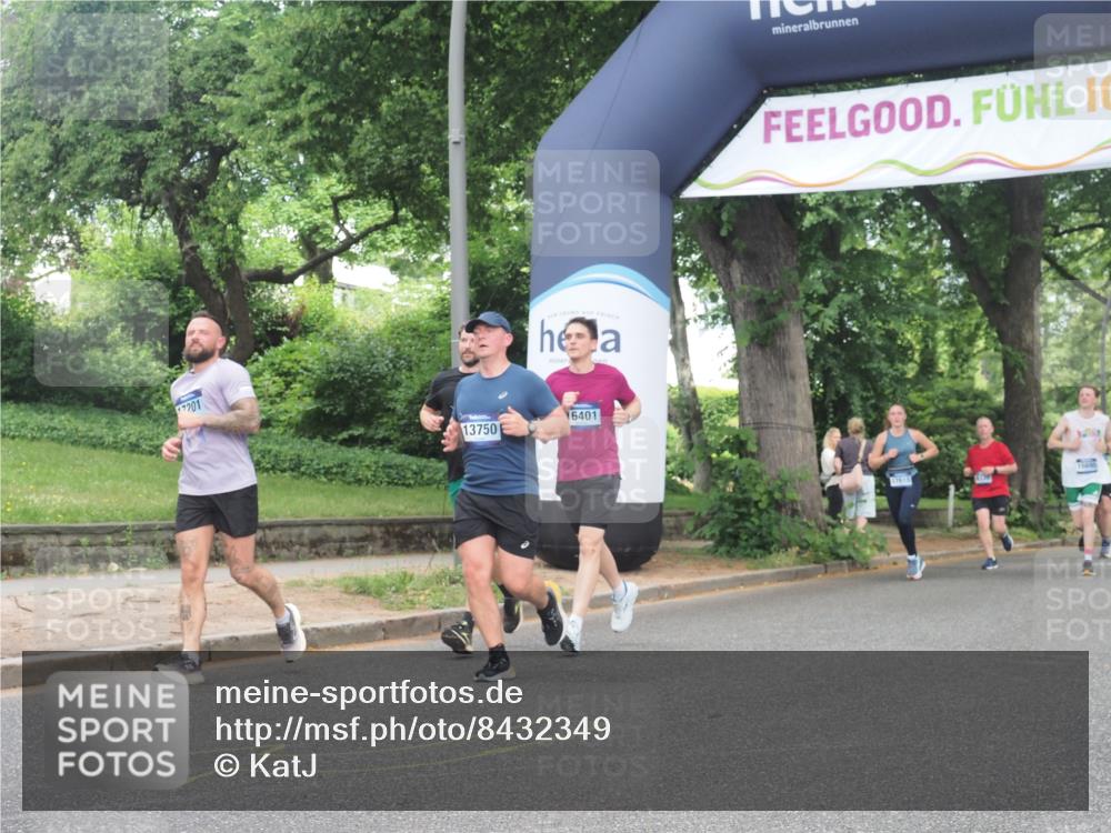 29.06.2025 - hella hamburg halbmarathon KatJ http://msf.ph/oto/8432349 29.06.2025 10:43:07 Zwischen KM18-KM19 6759, 6924 meine-sportfotos.de