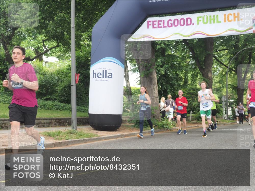 29.06.2025 - hella hamburg halbmarathon KatJ http://msf.ph/oto/8432351 29.06.2025 10:43:08 Zwischen KM18-KM19 6759, 6924 meine-sportfotos.de