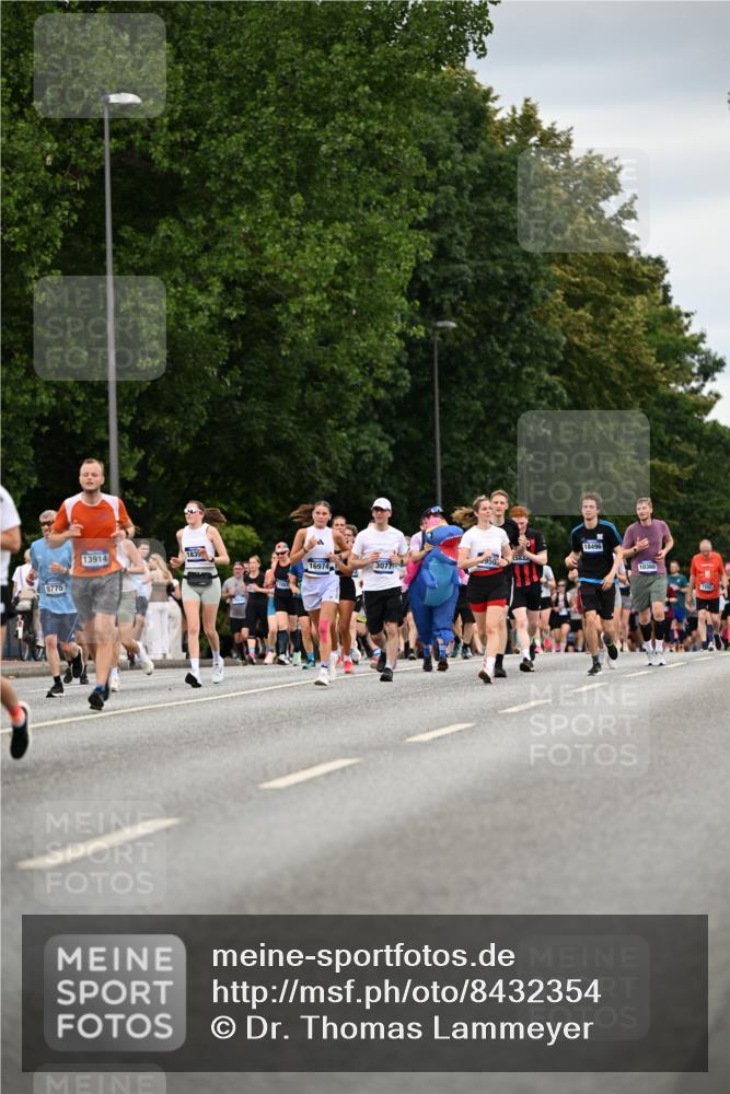 29.06.2025 - hella hamburg halbmarathon Dr. Thomas Lammeyer http://msf.ph/oto/8432354 29.06.2025 10:52:37 Kennedybrücke 1045, 1246, 1463, 1639, 1645, 2148, 2195, 2627, 2704, 2994, 3049, 3077, 3468, 3504, 3933, 4037, 4588, 4856, 5886, 5952, 6950, 7412, 7427, 7970, 8077, 8310, 8948, 9696, 9775, 9787, 10366, 10991, 11351 meine-sportfotos.de
