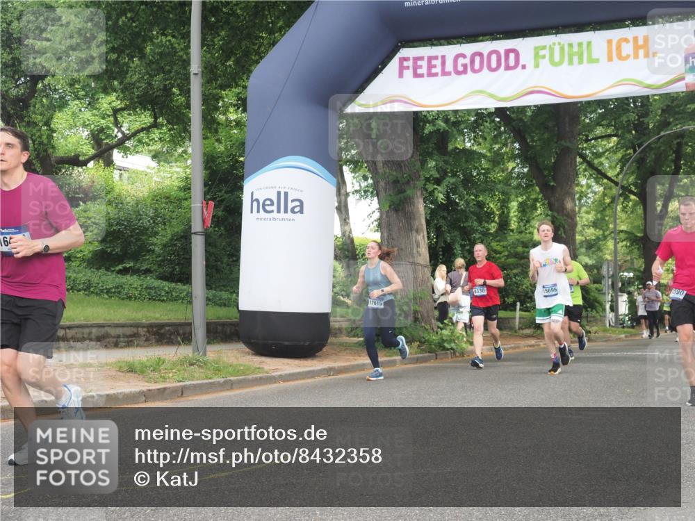 29.06.2025 - hella hamburg halbmarathon KatJ http://msf.ph/oto/8432358 29.06.2025 10:43:08 Zwischen KM18-KM19 6759, 6924 meine-sportfotos.de