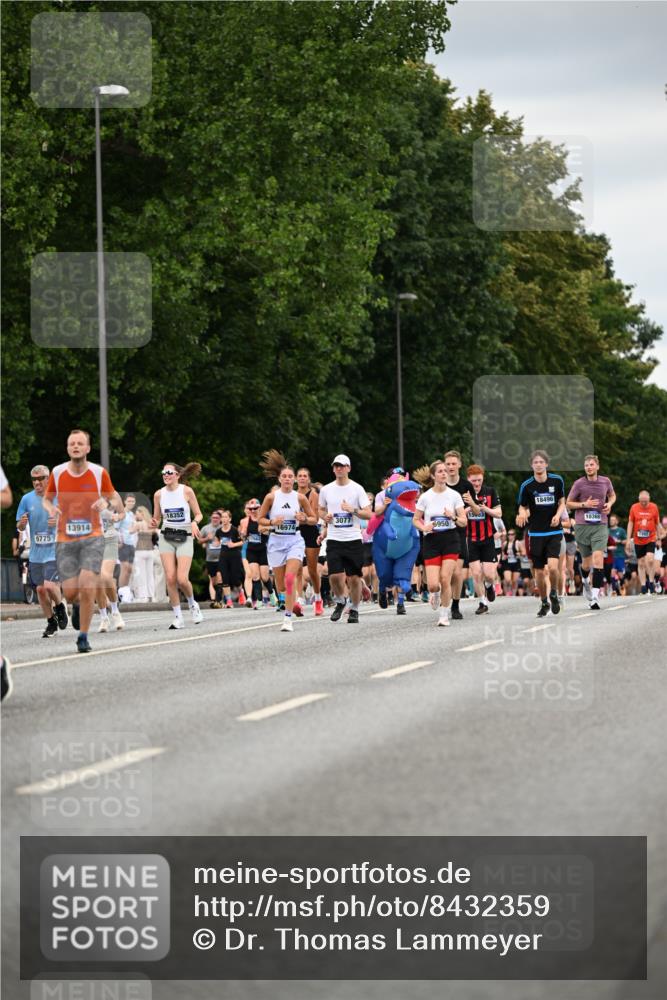 29.06.2025 - hella hamburg halbmarathon Dr. Thomas Lammeyer http://msf.ph/oto/8432359 29.06.2025 10:52:38 Kennedybrücke 1045, 1246, 1463, 1639, 1645, 2148, 2195, 2627, 2704, 2994, 3049, 3077, 3468, 3504, 3933, 4037, 4588, 4856, 5886, 5952, 6950, 7412, 7427, 7970, 8077, 8310, 8948, 9696, 9775, 9787, 10366, 10991, 11351 meine-sportfotos.de