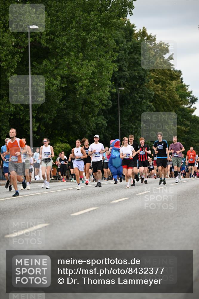 29.06.2025 - hella hamburg halbmarathon Dr. Thomas Lammeyer http://msf.ph/oto/8432377 29.06.2025 10:52:38 Kennedybrücke 1045, 1246, 1463, 1639, 1645, 2148, 2195, 2627, 2704, 2994, 3049, 3077, 3468, 3504, 3933, 4037, 4588, 4856, 5886, 5952, 6950, 7412, 7427, 7970, 8077, 8310, 8948, 9696, 9775, 9787, 10366, 10991, 11351 meine-sportfotos.de