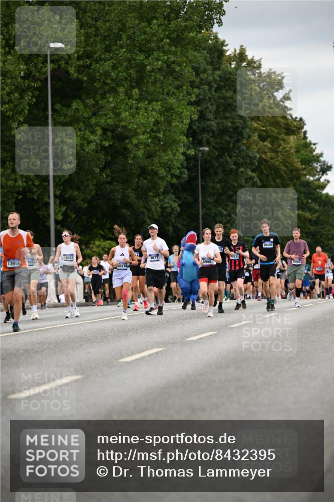 29.06.2025 - hella hamburg halbmarathon Dr. Thomas Lammeyer http://msf.ph/oto/8432395 29.06.2025 10:52:38 Kennedybrücke 1045, 1246, 1463, 1639, 1645, 2148, 2195, 2627, 2704, 2994, 3049, 3077, 3468, 3504, 3933, 4037, 4588, 4856, 5886, 5952, 6950, 7412, 7427, 7970, 8077, 8310, 8948, 9696, 9775, 9787, 10366, 10991, 11351 meine-sportfotos.de