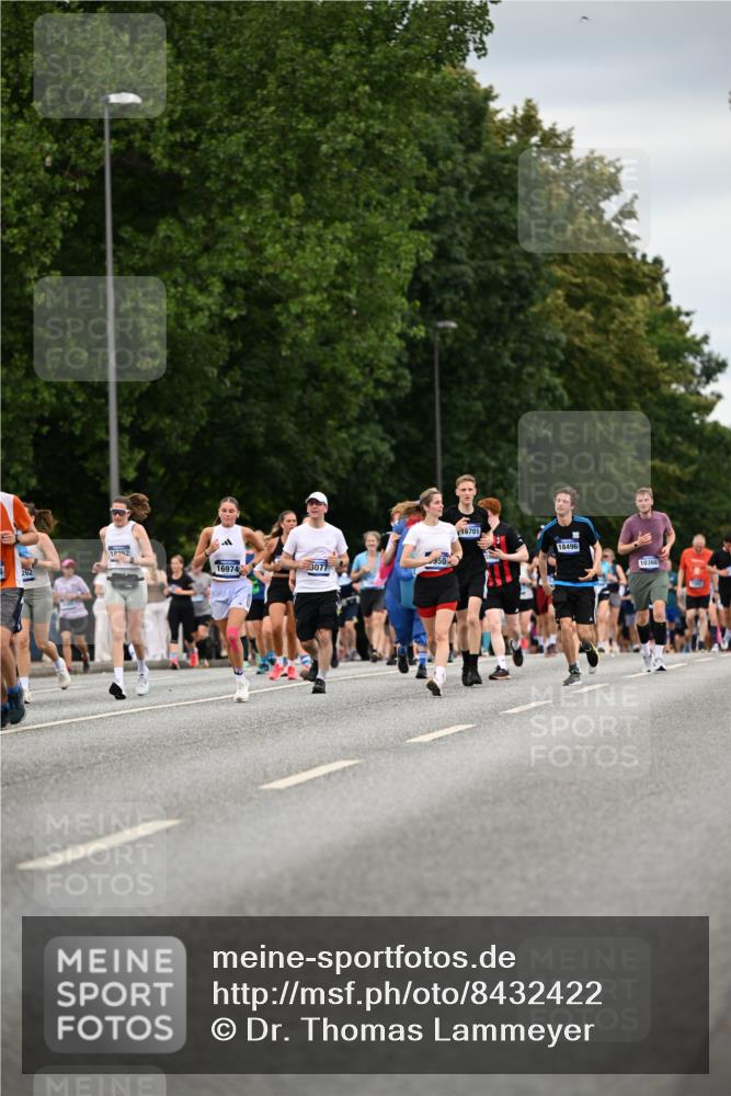 29.06.2025 - hella hamburg halbmarathon Dr. Thomas Lammeyer http://msf.ph/oto/8432422 29.06.2025 10:52:39 Kennedybrücke 1045, 1246, 1463, 1639, 1645, 2148, 2627, 2704, 2994, 3049, 3077, 3468, 3504, 3933, 4037, 4588, 4856, 5714, 5886, 5952, 6950, 7412, 7427, 7970, 8077, 8310, 8948, 9696, 9775, 9787, 10366, 10991, 11351 meine-sportfotos.de