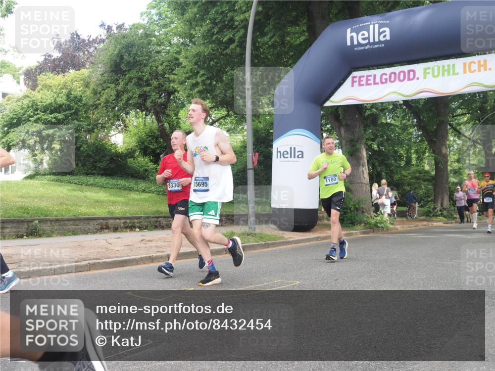 29.06.2025 - hella hamburg halbmarathon KatJ http://msf.ph/oto/8432454 29.06.2025 10:43:11 Zwischen KM18-KM19 1180, 8330 meine-sportfotos.de