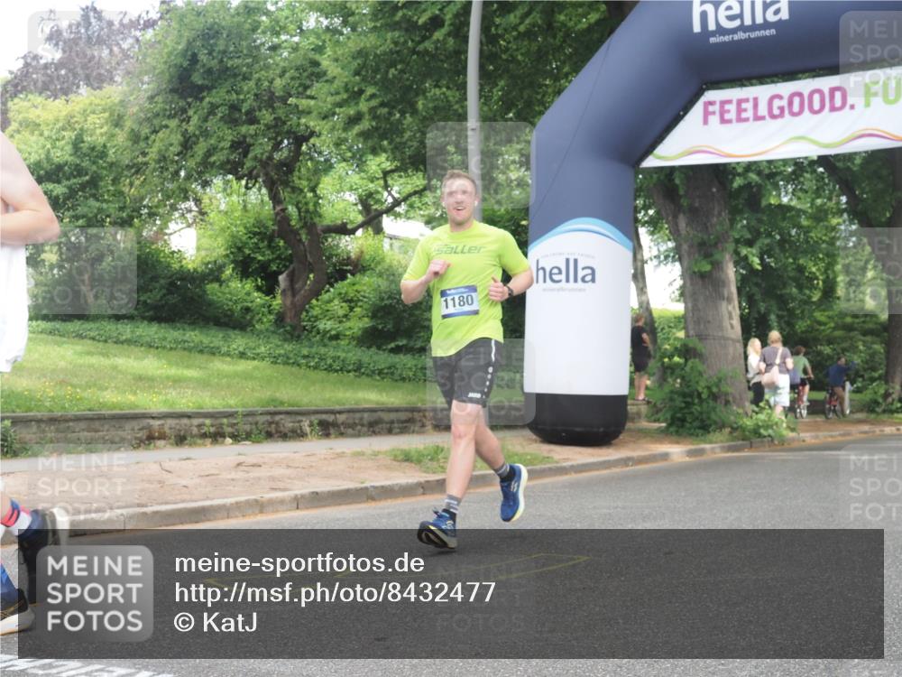 29.06.2025 - hella hamburg halbmarathon KatJ http://msf.ph/oto/8432477 29.06.2025 10:43:12 Zwischen KM18-KM19 1180, 4868, 8330 meine-sportfotos.de