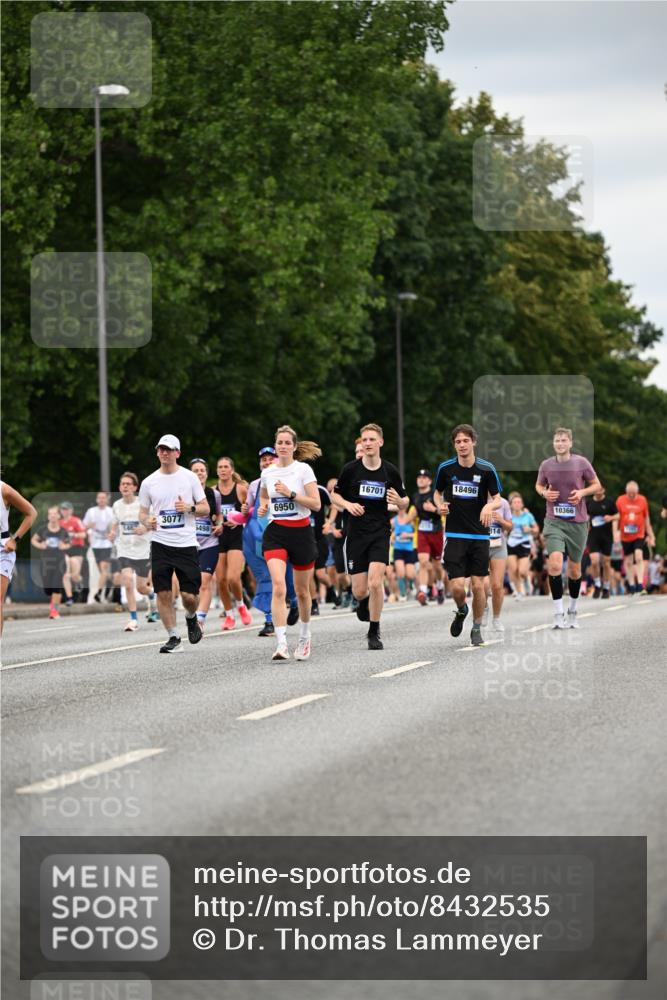 29.06.2025 - hella hamburg halbmarathon Dr. Thomas Lammeyer http://msf.ph/oto/8432535 29.06.2025 10:52:41 Kennedybrücke 1045, 1246, 1463, 1639, 1645, 1720, 2148, 2627, 2704, 3049, 3077, 3215, 3504, 3933, 4037, 4856, 5714, 5886, 5952, 6950, 7412, 7427, 7970, 8077, 8310, 8948, 9696, 9775, 9787, 10366, 10991, 11351 meine-sportfotos.de