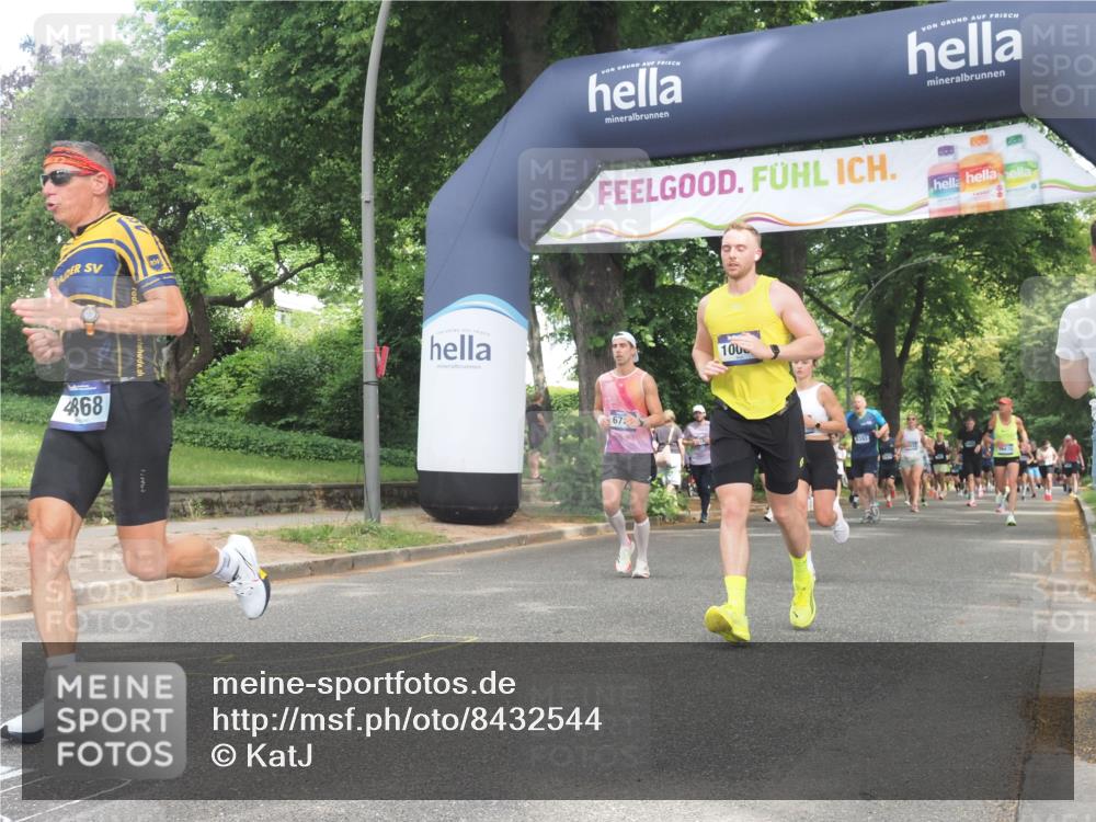 29.06.2025 - hella hamburg halbmarathon KatJ http://msf.ph/oto/8432544 29.06.2025 10:43:15 Zwischen KM18-KM19 1180, 4868, 6591, 6720, 8330 meine-sportfotos.de