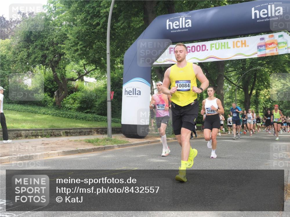 29.06.2025 - hella hamburg halbmarathon KatJ http://msf.ph/oto/8432557 29.06.2025 10:43:15 Zwischen KM18-KM19 1180, 4868, 6591, 6720, 8330 meine-sportfotos.de