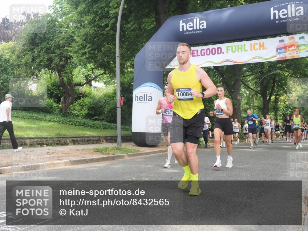 29.06.2025 - hella hamburg halbmarathon KatJ http://msf.ph/oto/8432565 29.06.2025 10:43:15 Zwischen KM18-KM19 1180, 4868, 6591, 6720, 8330 meine-sportfotos.de