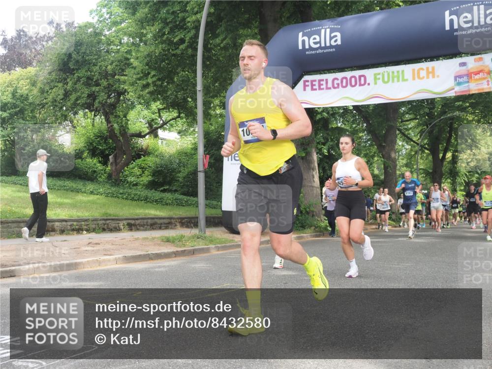29.06.2025 - hella hamburg halbmarathon KatJ http://msf.ph/oto/8432580 29.06.2025 10:43:16 Zwischen KM18-KM19 1180, 4868, 6591, 6720, 8330, 8393 meine-sportfotos.de
