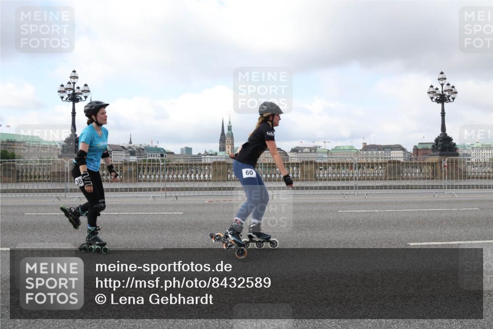 29.06.2025 - hella hamburg halbmarathon Lena Gebhardt http://msf.ph/oto/8432589 29.06.2025 09:00:59 Lombardsbrücke 30, 60 meine-sportfotos.de