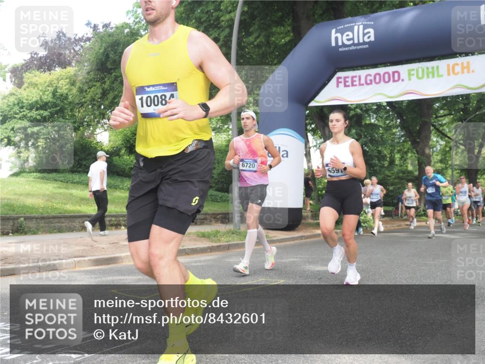 29.06.2025 - hella hamburg halbmarathon KatJ http://msf.ph/oto/8432601 29.06.2025 10:43:16 Zwischen KM18-KM19 1180, 4868, 6591, 6720, 8330, 8393 meine-sportfotos.de
