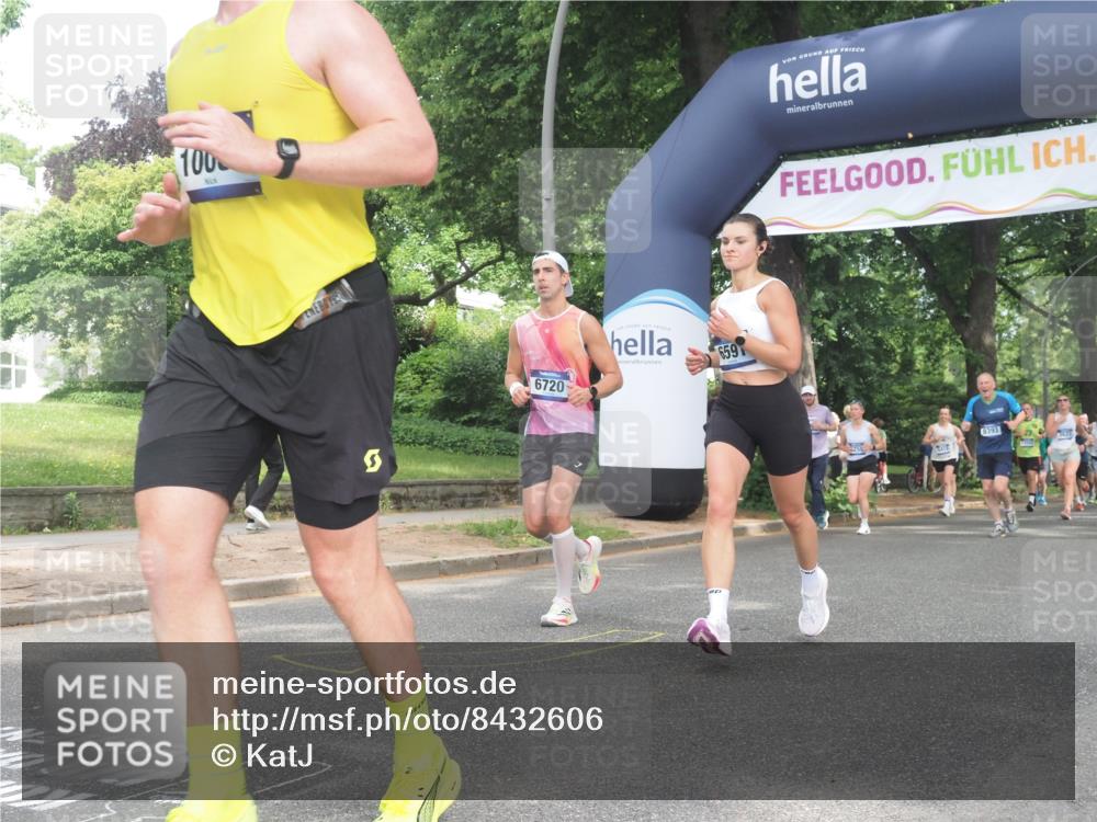 29.06.2025 - hella hamburg halbmarathon KatJ http://msf.ph/oto/8432606 29.06.2025 10:43:16 Zwischen KM18-KM19 1180, 4868, 6591, 6720, 8330, 8393 meine-sportfotos.de