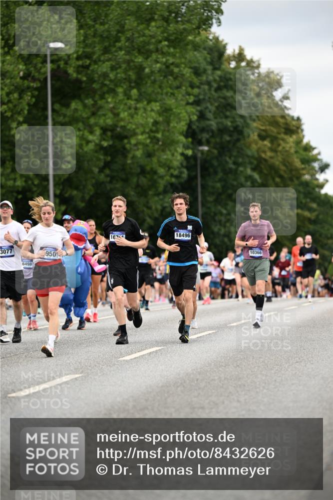 29.06.2025 - hella hamburg halbmarathon Dr. Thomas Lammeyer http://msf.ph/oto/8432626 29.06.2025 10:52:44 Kennedybrücke 1246, 1463, 1639, 1645, 1720, 2627, 2704, 3049, 3077, 3215, 3504, 3933, 4856, 5714, 5886, 5952, 6950, 7412, 7427, 7970, 8077, 8310, 8948, 9696, 9775, 9787, 10366, 10991 meine-sportfotos.de