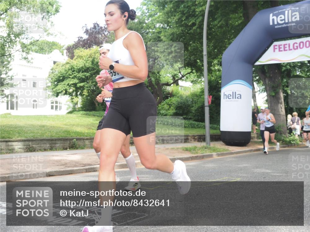 29.06.2025 - hella hamburg halbmarathon KatJ http://msf.ph/oto/8432641 29.06.2025 10:43:17 Zwischen KM18-KM19 1180, 4868, 6591, 6720, 8330, 8393 meine-sportfotos.de