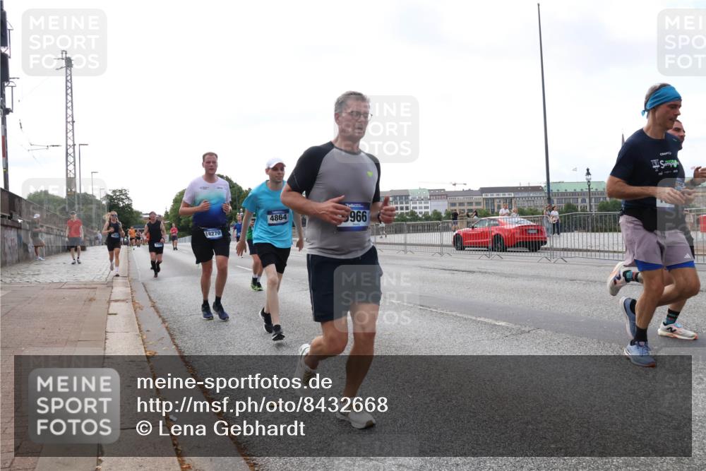 29.06.2025 - hella hamburg halbmarathon Lena Gebhardt http://msf.ph/oto/8432668 29.06.2025 10:08:05 Lombardsbrücke 18270, 4864, 966, 1079, 1173, 1527, 2190, 2309, 2427, 3328, 4228, 4502, 4864, 5100, 5287, 5926, 6918, 7198, 7348, 7760, 8585, 9071, 9457, 9616, 9823, 9966, 10212, 10609, 10703, 10857, 11114, 11394, 11641, 12378, 12658, 12789, 12893, 13014, 13458, 14631, 15785, 16241, 16539, 16809, 16915, 18270, 18325, 18531, 18721, 19134 meine-sportfotos.de