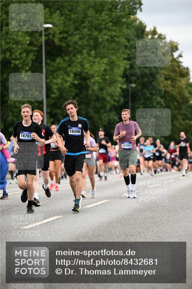 29.06.2025 - hella hamburg halbmarathon Dr. Thomas Lammeyer http://msf.ph/oto/8432681 29.06.2025 10:52:46 Kennedybrücke 1246, 1463, 1639, 1645, 1701, 1720, 2627, 2704, 3049, 3077, 3215, 3933, 4856, 5010, 5714, 5886, 5952, 6950, 7394, 7412, 7427, 7970, 8077, 8310, 9552, 9691, 9696, 9775, 9787, 10366 meine-sportfotos.de