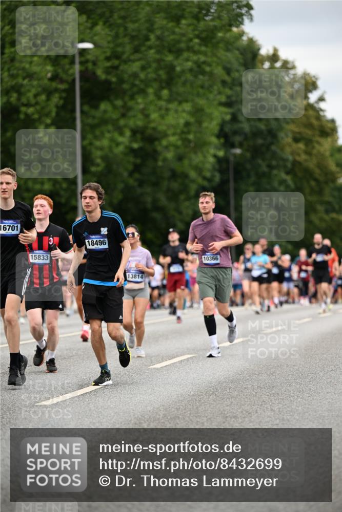 29.06.2025 - hella hamburg halbmarathon Dr. Thomas Lammeyer http://msf.ph/oto/8432699 29.06.2025 10:52:47 Kennedybrücke 1246, 1463, 1639, 1645, 1701, 1720, 2627, 2704, 3049, 3077, 3215, 3933, 4856, 5010, 5714, 5886, 5952, 6950, 7394, 7427, 7970, 8077, 9552, 9691, 9696, 9775, 9787, 10366 meine-sportfotos.de