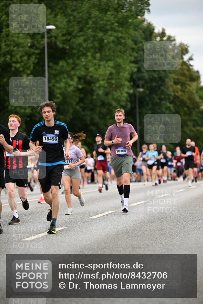 29.06.2025 - hella hamburg halbmarathon Dr. Thomas Lammeyer http://msf.ph/oto/8432706 29.06.2025 10:52:47 Kennedybrücke 1246, 1463, 1639, 1645, 1701, 1720, 2627, 2704, 3049, 3077, 3215, 3933, 4856, 5010, 5714, 5886, 5952, 6950, 7394, 7427, 7970, 8077, 9552, 9691, 9696, 9775, 9787, 10366 meine-sportfotos.de