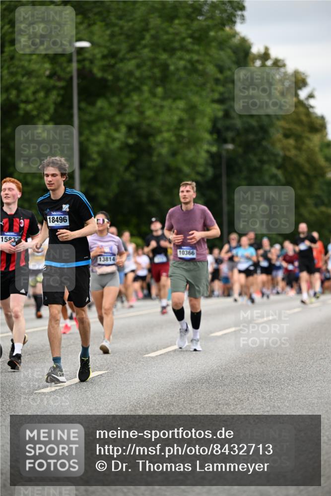 29.06.2025 - hella hamburg halbmarathon Dr. Thomas Lammeyer http://msf.ph/oto/8432713 29.06.2025 10:52:47 Kennedybrücke 1246, 1463, 1639, 1645, 1701, 1720, 2627, 2704, 3049, 3077, 3215, 3933, 4856, 5010, 5714, 5886, 5952, 6950, 7394, 7427, 7970, 8077, 9552, 9691, 9696, 9775, 9787, 10366 meine-sportfotos.de