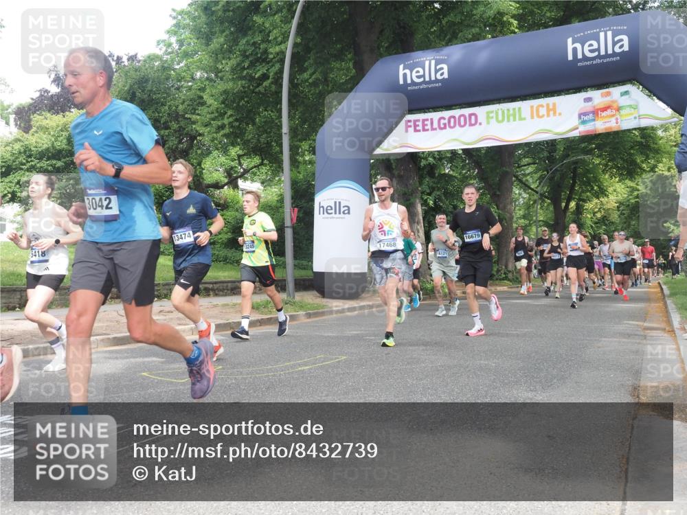 29.06.2025 - hella hamburg halbmarathon KatJ http://msf.ph/oto/8432739 29.06.2025 10:43:22 Zwischen KM18-KM19 3042, 4152, 5418, 6591, 7037, 8255, 8393 meine-sportfotos.de