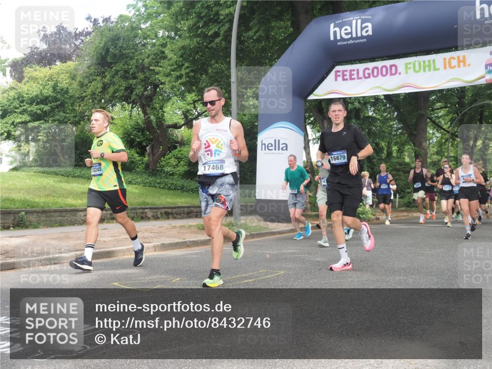 29.06.2025 - hella hamburg halbmarathon KatJ http://msf.ph/oto/8432746 29.06.2025 10:43:22 Zwischen KM18-KM19 3042, 4152, 5418, 6591, 7037, 8255, 8393 meine-sportfotos.de