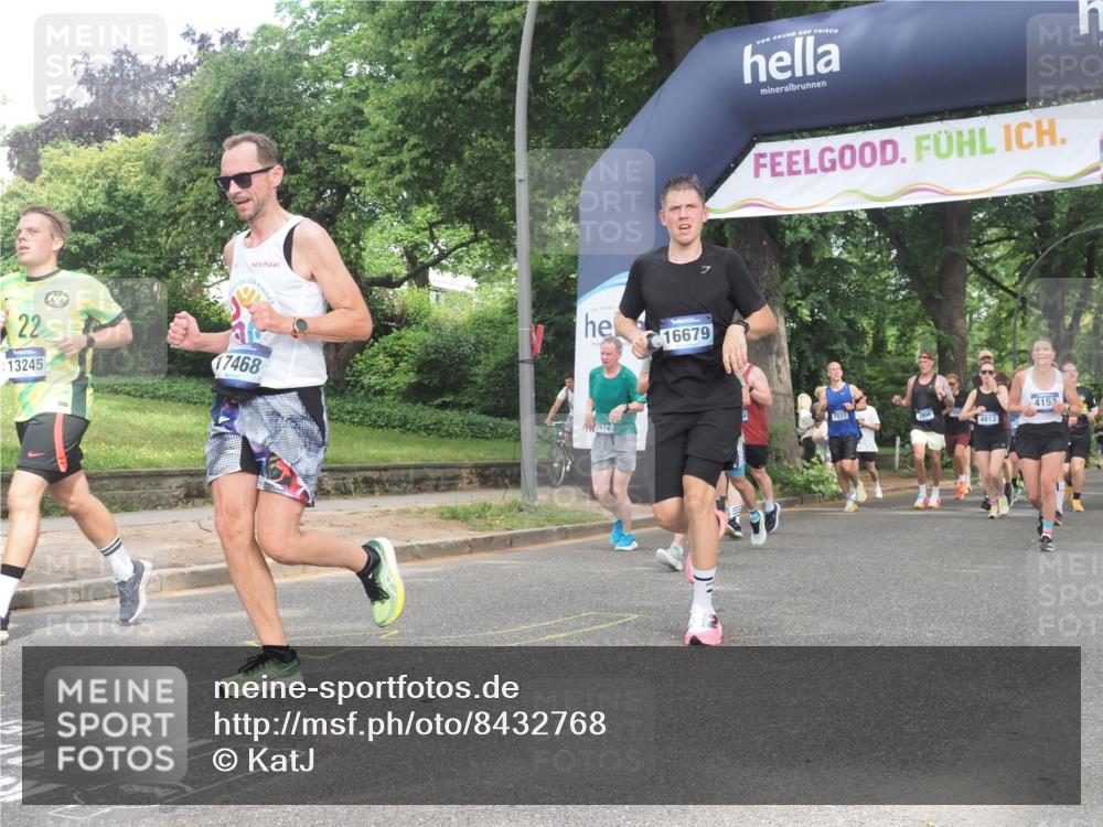 29.06.2025 - hella hamburg halbmarathon KatJ http://msf.ph/oto/8432768 29.06.2025 10:43:23 Zwischen KM18-KM19 1972, 2982, 3042, 4152, 4594, 5418, 7037, 8255, 8393 meine-sportfotos.de