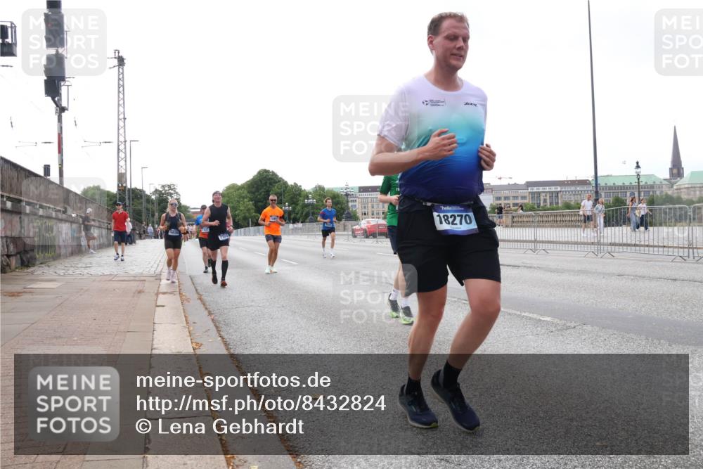 29.06.2025 - hella hamburg halbmarathon Lena Gebhardt http://msf.ph/oto/8432824 29.06.2025 10:08:07 Lombardsbrücke 16539, 1527, 18270, 1079, 1173, 1527, 2190, 2309, 2427, 3328, 4228, 4864, 5100, 5287, 5926, 6918, 7198, 7348, 7476, 7760, 8585, 9071, 9457, 9616, 9823, 9966, 10212, 10609, 10703, 10857, 11114, 11394, 11641, 12378, 12658, 12789, 12893, 13014, 13458, 14631, 15429, 15785, 16241, 16539, 16809, 16915, 18270, 18325, 18531, 19134 meine-sportfotos.de