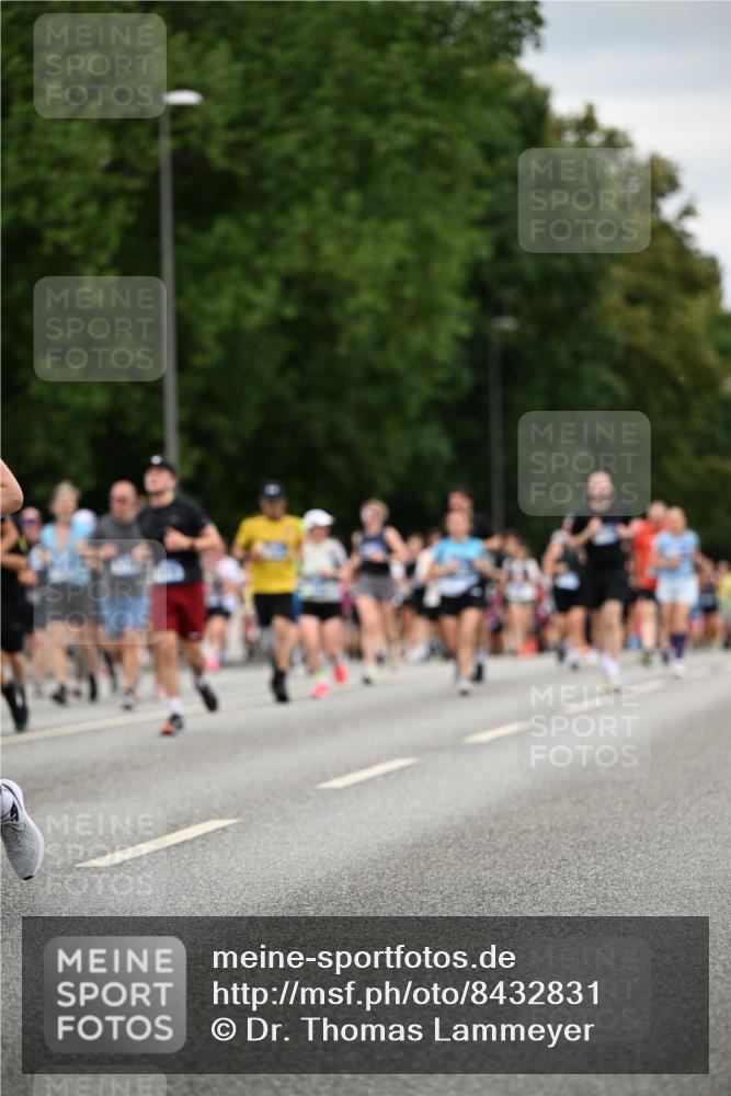 29.06.2025 - hella hamburg halbmarathon Dr. Thomas Lammeyer http://msf.ph/oto/8432831 29.06.2025 10:52:50 Kennedybrücke 1246, 1392, 1463, 1639, 1701, 1720, 2627, 2704, 3049, 3077, 3215, 4856, 5010, 5714, 5952, 6950, 7394, 7427, 7970, 8077, 9552, 9691, 9696, 9775, 9787, 10366, 10794 meine-sportfotos.de