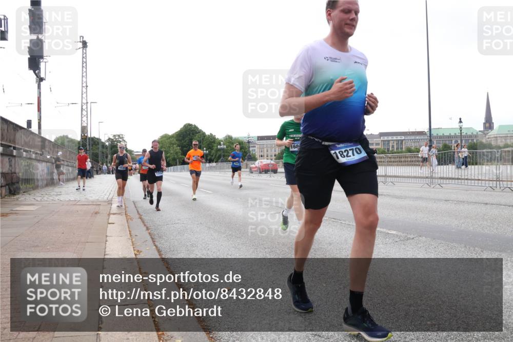 29.06.2025 - hella hamburg halbmarathon Lena Gebhardt http://msf.ph/oto/8432848 29.06.2025 10:08:07 Lombardsbrücke 168, 18270, 1079, 1173, 1527, 2190, 2309, 2427, 3328, 4228, 4864, 5100, 5287, 5926, 6918, 7198, 7348, 7476, 7760, 8585, 9071, 9457, 9616, 9823, 9966, 10212, 10609, 10703, 10857, 11114, 11394, 11641, 12378, 12658, 12789, 12893, 13014, 13458, 14631, 15429, 15785, 16241, 16539, 16809, 16915, 18270, 18325, 18531, 19134 meine-sportfotos.de