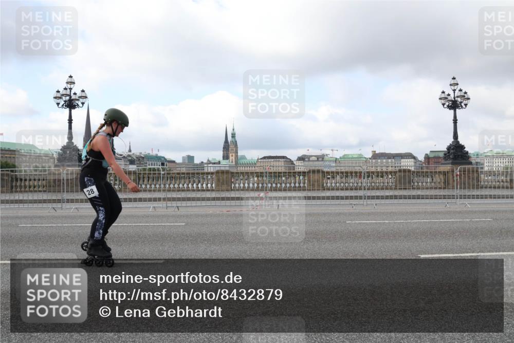 29.06.2025 - hella hamburg halbmarathon Lena Gebhardt http://msf.ph/oto/8432879 29.06.2025 09:01:01 Lombardsbrücke 28 meine-sportfotos.de