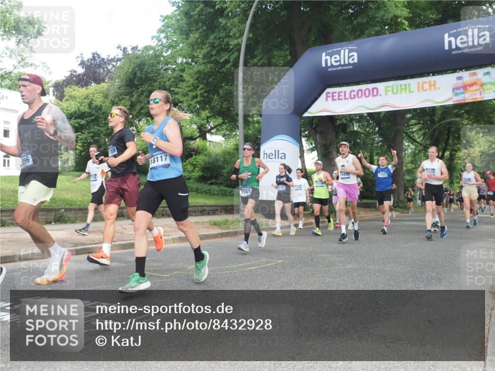 29.06.2025 - hella hamburg halbmarathon KatJ http://msf.ph/oto/8432928 29.06.2025 10:43:28 Zwischen KM18-KM19 1972, 2083, 2741, 2982, 2996, 4152, 4594, 4813, 5418, 7037, 7547 meine-sportfotos.de