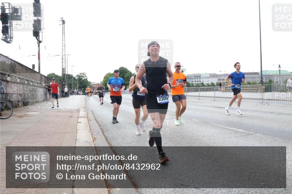 29.06.2025 - hella hamburg halbmarathon Lena Gebhardt http://msf.ph/oto/8432962 29.06.2025 10:08:09 Lombardsbrücke 1527, 16, 2309, 12893, 5926, 1079, 1173, 1527, 2190, 2309, 2427, 3328, 4228, 4864, 5100, 5287, 5926, 6918, 7198, 7348, 7476, 7760, 8585, 9071, 9457, 9616, 9823, 9966, 10609, 10703, 10857, 11114, 11394, 11641, 12658, 12789, 12893, 13014, 13458, 14631, 15429, 15785, 16241, 16439, 16539, 16809, 16915, 18270, 18325, 18531 meine-sportfotos.de