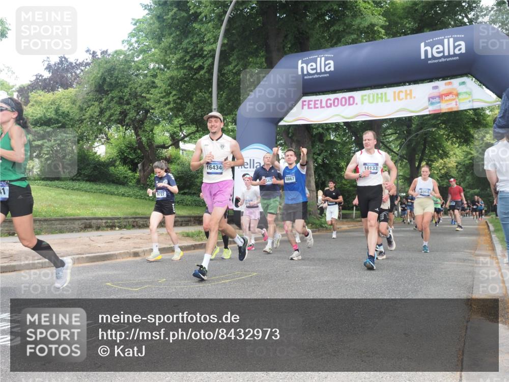 29.06.2025 - hella hamburg halbmarathon KatJ http://msf.ph/oto/8432973 29.06.2025 10:43:29 Zwischen KM18-KM19 1972, 2083, 2741, 2982, 2996, 4152, 4594, 4813, 7037, 7547 meine-sportfotos.de