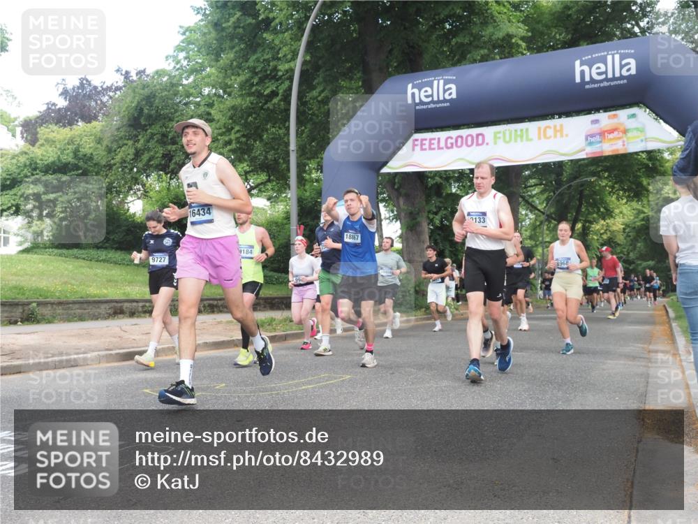 29.06.2025 - hella hamburg halbmarathon KatJ http://msf.ph/oto/8432989 29.06.2025 10:43:29 Zwischen KM18-KM19 1972, 2083, 2741, 2982, 2996, 4152, 4594, 4813, 7037, 7547 meine-sportfotos.de