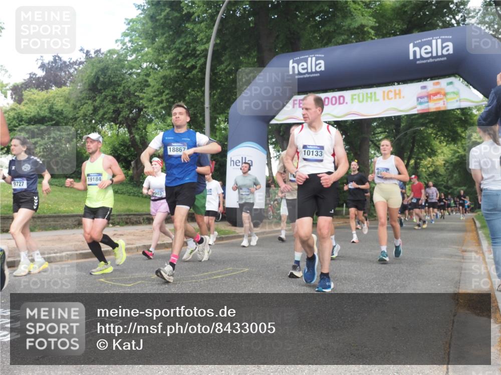 29.06.2025 - hella hamburg halbmarathon KatJ http://msf.ph/oto/8433005 29.06.2025 10:43:30 Zwischen KM18-KM19 1972, 2083, 2250, 2741, 2982, 2996, 4152, 4594, 4813, 7037, 7547 meine-sportfotos.de