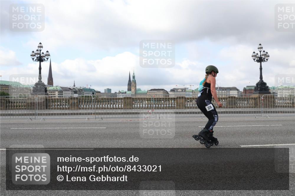 29.06.2025 - hella hamburg halbmarathon Lena Gebhardt http://msf.ph/oto/8433021 29.06.2025 09:01:01 Lombardsbrücke 28 meine-sportfotos.de