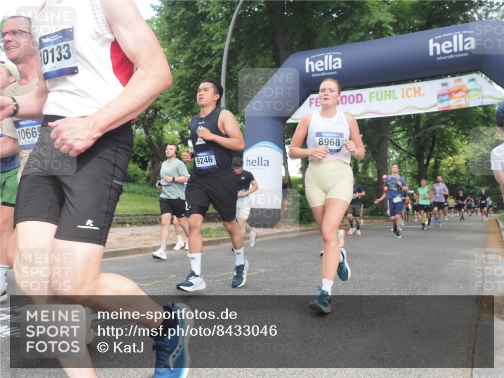 29.06.2025 - hella hamburg halbmarathon KatJ http://msf.ph/oto/8433046 29.06.2025 10:43:31 Zwischen KM18-KM19 1972, 2083, 2250, 2741, 2982, 2996, 4594, 4813, 5492, 7547 meine-sportfotos.de