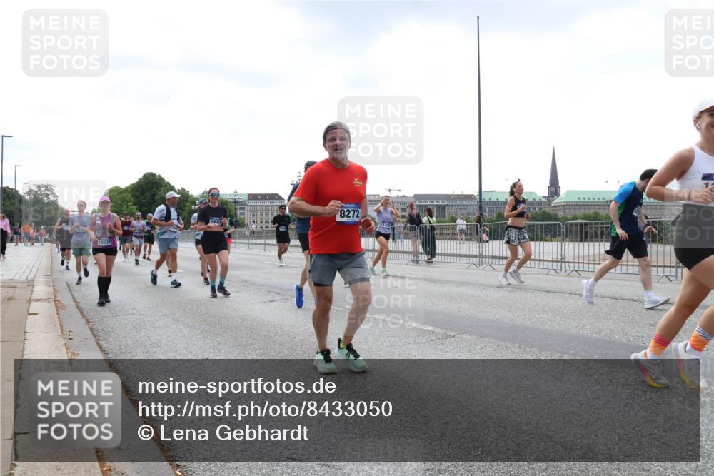 29.06.2025 - hella hamburg halbmarathon Lena Gebhardt http://msf.ph/oto/8433050 29.06.2025 10:44:29 Lombardsbrücke 10223, 8272, 1345, 1519, 1802, 1804, 2186, 2343, 2610, 2674, 2692, 3065, 3506, 3596, 4215, 4496, 4636, 4898, 4968, 5127, 5355, 5647, 5649, 5730, 5731, 5902, 5905, 6002, 7216, 7326, 7610, 7818, 7842, 8272, 8591, 8763, 8957, 9331, 9333, 9397, 9510, 9536, 10006, 10223, 10303, 10304, 10416, 11272, 11825, 11955, 12318, 12322, 12409, 12803, 12995, 13262, 13288, 13330, 13390, 13906, 14091, 14123, 14350, 14654, 14681, 14971, 18454, 18459 meine-sportfotos.de